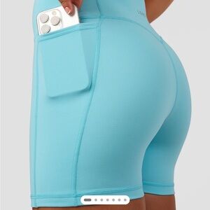 LSKD Fusion V-contour ultra high rise 4’ shorts pockets